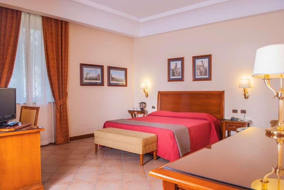 Le Cheminee Business Hotel Napoli Phòng bức ảnh
